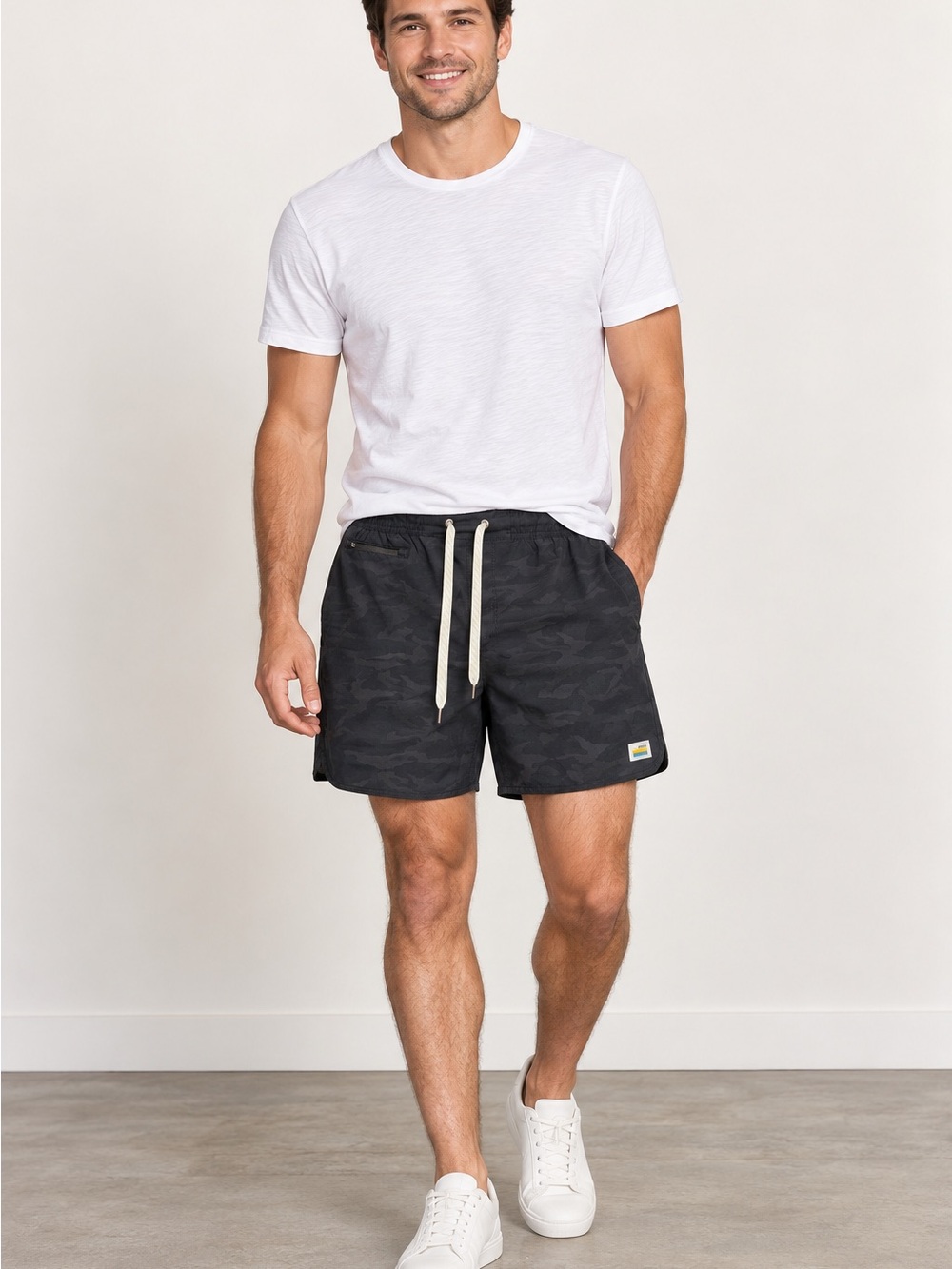 Vuori Banks Shorts Men’s Black Camo Athletic Shorts, Size XL